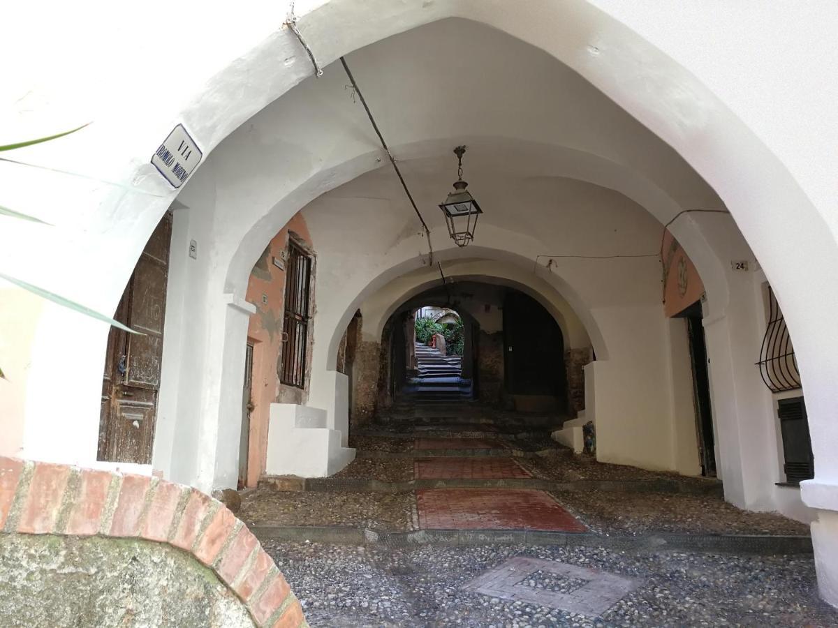 In Centro Citta, Nei Vicoli Del Borgo Apartment Sanremo Exterior foto